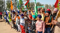 ರೈತರ ಟ್ರ್ಯಾಕ್ಟರ್ ರ್‍ಯಾಲಿಯಿಂದಾಗಿ ದೆಹಲಿ-ಯುಪಿ ಗಡಿಯಲ್ಲಿ ಸಂಚಾರ ಅಸ್ತವ್ಯಸ್ತ