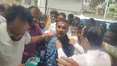 ಕೈ ತಪ್ಪಿದ ಟಿಕೆಟ್:‌ ಪೆಟ್ರೋಲ್‌ ಸುರಿದು ಆತ್ಮಹತ್ಯೆಗೆ ಯತ್ನಿಸಿದ ರವೀಂದ್ರನಾಥ್‌ ಬೆಂಬಲಿಗ