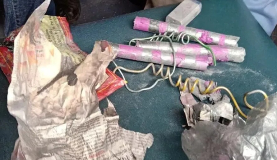 ಬೆಂಗಳೂರಿನ ಶಾಲೆಯೊಂದರಲ್ಲಿ ಸ್ಫೋಟಕ ವಸ್ತುಗಳು ಪತ್ತೆ: ಆತಂಕ ಸೃಷ್ಟಿ