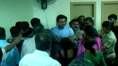 ಠೇವಣಿದಾರರ ಸಭೆಯಿಂದ ಎಸ್ಕೇಪ್‌ | ತೇಜಸ್ವಿ ಸೂರ್ಯಗೆ ʻಎಮರ್ಜೆನ್ಸಿ ಎಕ್ಸಿಟ್ʼ ನೆನಪಿಸಿದ ಕಾಂಗ್ರೆಸ್