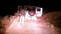 ಚಾಮರಾಜನಗರ | ತಡ ರಾತ್ರಿ ಆನೆ ಅಡ್ಡಗಟ್ಟಿದರೂ, ಕರ್ತವ್ಯ ಪ್ರಜ್ಞೆ ಮೆರೆದ ಮತಗಟ್ಟೆ ಸಿಬ್ಬಂದಿ