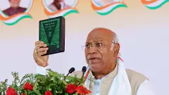 ನಿರ್ಭೀತರಾಗಿ ಕಾರ್ಯ ನಿರ್ವಹಿಸುವಂತೆ ಚುನಾವಣಾಧಿಕಾರಿಗಳಿಗೆ ಖರ್ಗೆ ಪತ್ರ