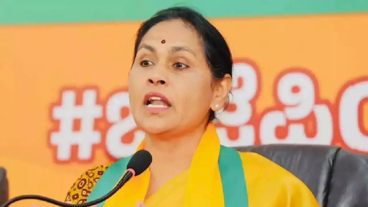 Dengue Outbreak | ಡೆಂಗ್ಯೂ ನಿಯಂತ್ರಣದಲ್ಲಿ ಸರ್ಕಾರ ಸಂಪೂರ್ಣ ವಿಫಲ: ಶೋಭಾ ಕರಂದ್ಲಾಜೆ Dengue Outbreak | ಡೆಂಗ್ಯೂ ನಿಯಂತ್ರಣದಲ್ಲಿ ಸರ್ಕಾರ ಸಂಪೂರ್ಣ ವಿಫಲ: ಶೋಭಾ ಕರಂದ್ಲಾಜೆ