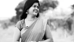 ಮೆಟ್ರೋದಲ್ಲಿ ಪ್ರಯಾಣಿಸುವಾಗ ಕಣ್ಣುಮುಚ್ಚಿ ಅಪರ್ಣಾರ ಕನ್ನಡ ಸವಿಯಿರಿ ಎಂದ BMRCL