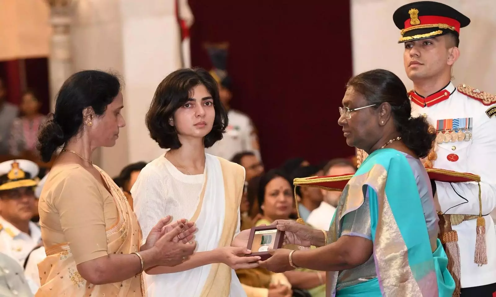 ಹುತಾತ್ಮ ಸೈನಿಕರ ಕುಟುಂಬಕ್ಕೆ ಅನುಕೂಲತೆ: ನಿಯಮ ಬದಲಿಸಲು ಕ್ಯಾ.ಅಂಶುಮಾನ್ ಪೋಷಕರ ಮನವಿ