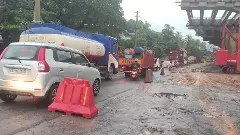 ಆಂಬುಲೆನ್ಸ್  ಒಳಗಿನ ಜೀವಗಳ ಗೋಲ್ಡನ್ ಅವರ್ ತಪ್ಪಿಸುವ ರಾಷ್ಟ್ರೀಯ ಹೆದ್ದಾರಿ