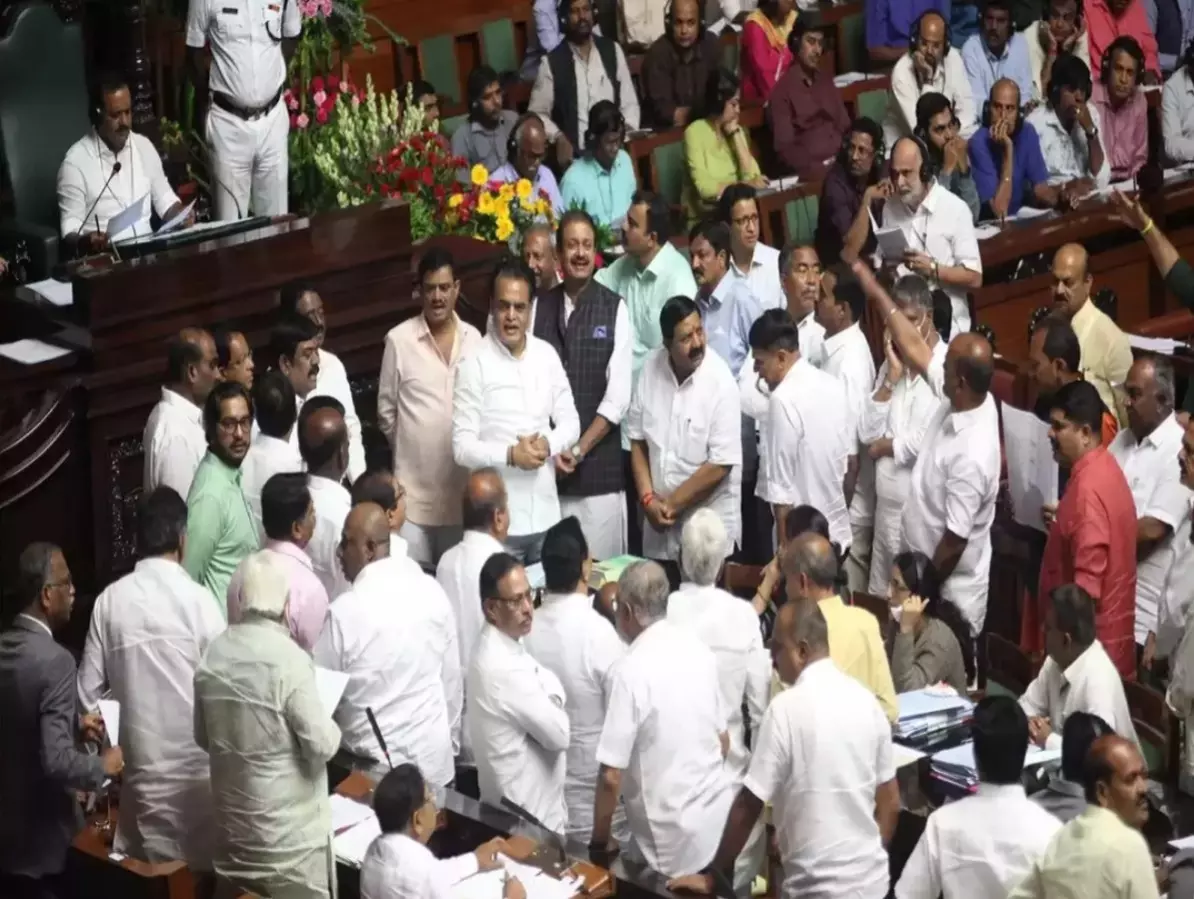 ಮುಂಗಾರು ಅಧಿವೇಶನ | ರಚನಾತ್ಮಕ ಚರ್ಚೆ ಇಲ್ಲದೆ, ಗದ್ದಲದಲ್ಲೇ ಮುಗಿದ ಅಧಿವೇಶನ