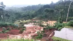 Landslide in Ghats | ಸಕಲೇಶಪುರ ಕುಂಬರಡಿ ರಸ್ತೆಯಲ್ಲಿ ಭೂ ಕುಸಿತ; ಸಂಪರ್ಕ ಕಡಿತ