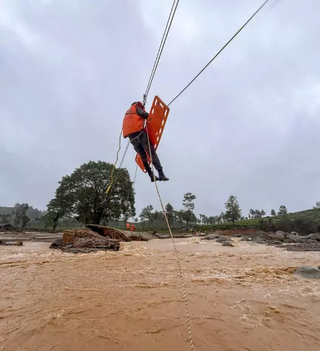 Wayanad Landslide| ವಯನಾಡಿನಲ್ಲಿ ಸರಣಿ ಭೂಕುಸಿತ; 110 ಸಾವು,  128 ಮಂದಿಗೆ ಗಾಯ, 500 ಕುಟುಂಬ ಸಂಪರ್ಕ ಕಡಿತ