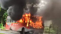 ಸಾಗರ | ಇದ್ದಕ್ಕಿದ್ದಂತೆ ಹೊತ್ತಿ ಉರಿದ ಕೆಎಸ್‌ಆರ್‌ಟಿಸಿ ಬಸ್