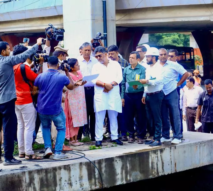 ಮಳೆ ಹಾನಿ ಪ್ರದೇಶಕ್ಕೆ ಡಿಸಿಎಂ ಭೇಟಿ | ಕಸ ವಿಲೇವಾರಿ, ಫುಟ್‌ಪಾತ್‌ ಒತ್ತುವರಿ ತೆರವು ಸೂಚನೆ