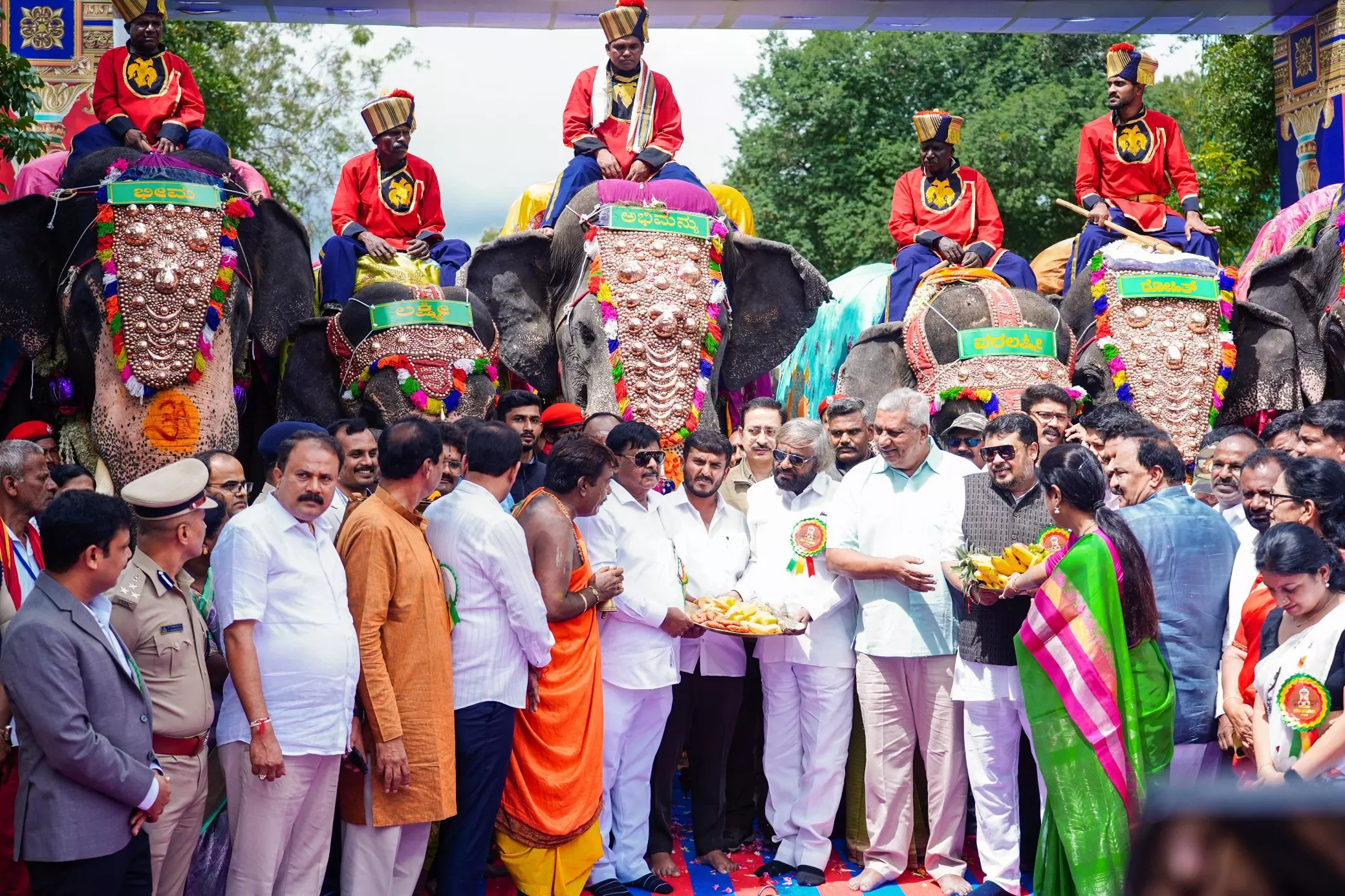 ದಸರಾ ಗಜಪಯಣಕ್ಕೆ ಚಾಲನೆ | ಅಭಿಮನ್ಯು ನೇತೃತ್ವದ ಗಜಪಡೆಗೆ ಪುಷ್ಪಾರ್ಚನೆ