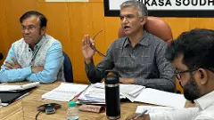 ದುಡ್ಡು ಮಾಡೋಕೆ ಎಲೆಕ್ಷನ್ ಅಡ್ಡ ಬರಲ್ಲ, ಜನರ ಕೆಲಸ ಮಾಡೋಕೆ ಅಡ್ಡ ಬರುತ್ತಾ? ಎಸಿಗಳಿಗೆ ಸಚಿವರ ತರಾಟೆ