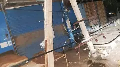 30ಕ್ಕೂ ಹೆಚ್ಚು ವಿದ್ಯುತ್ ಕಂಬಗಳಿಗೆ ಲಾರಿ ಡಿಕ್ಕಿ; ಭಾರಿ ವಿದ್ಯುತ್ ವ್ಯತ್ಯಯ