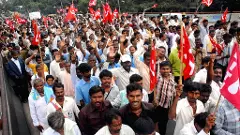 ಕನಿಷ್ಠ ವೇತನಕ್ಕೆ ಆಗ್ರಹ | ಬೆಂಗಳೂರಿನಲ್ಲಿ ಗ್ರಾ.ಪಂ. ನೌಕರರ ಬೃಹತ್‌ ಪ್ರತಿಭಟನೆ