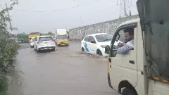 ರಾಜಧಾನಿಯಲ್ಲಿ  ದಿಢೀರ್ ಮಳೆ;  ವಾಹನ ಸವಾರರು ಪರದಾಟ