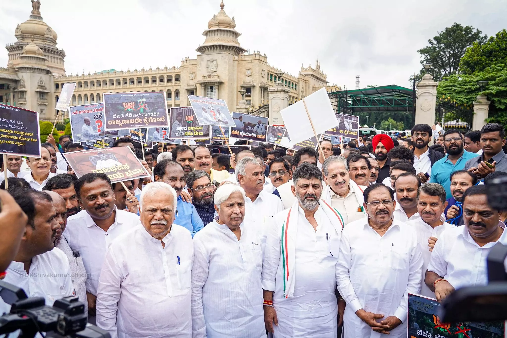 ಬಾಕಿ ಪ್ರಕರಣ ಇಲ್ಲ ಎಂಬ ರಾಜ್ಯಪಾಲರ ಹೇಳಿಕೆ ಪರಿಶೀಲನೆ: ಡಿ.ಕೆ. ಶಿವಕುಮಾರ್