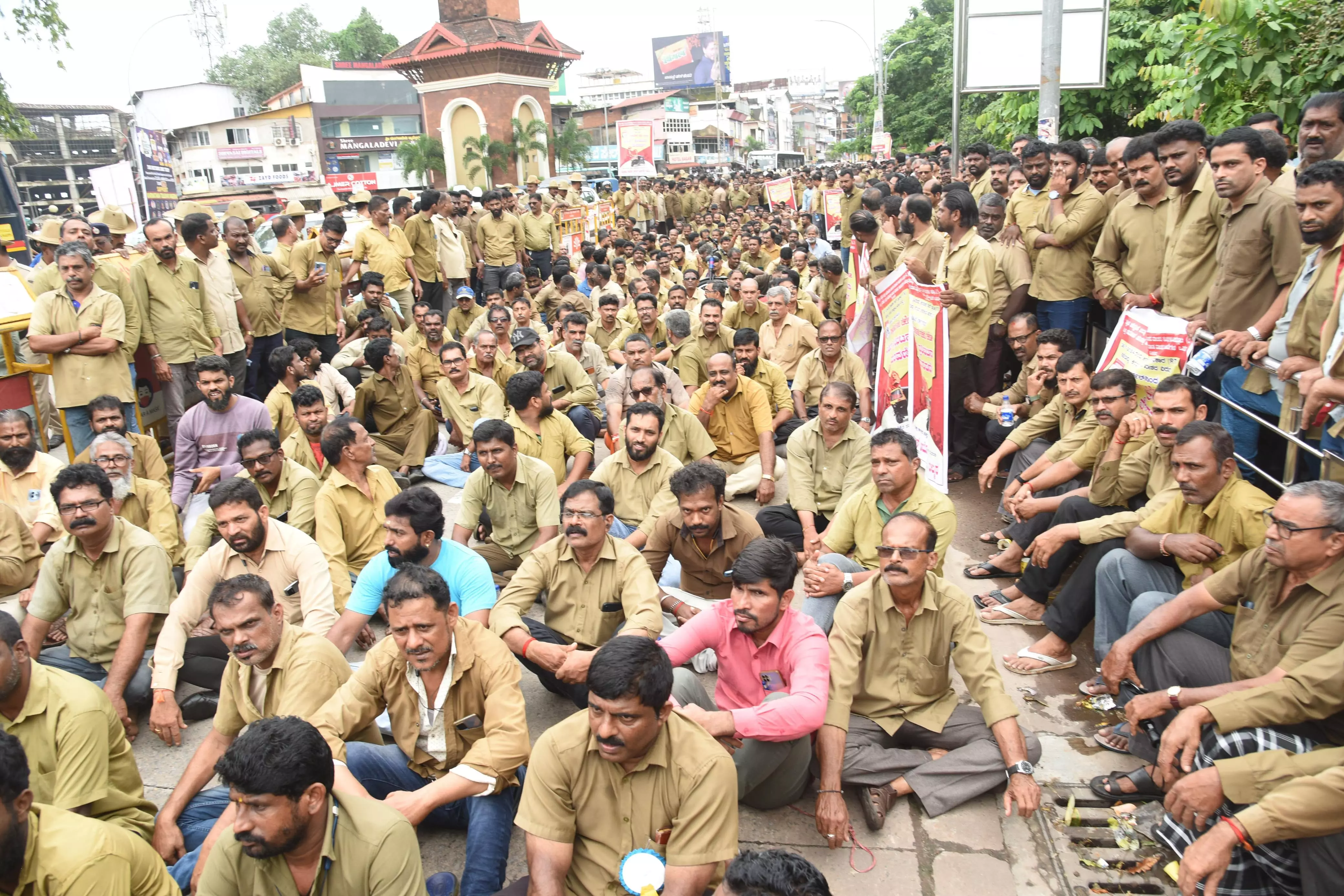 ಇ-ಆಟೋಗಳಿಗೆ ಮಂಗಳೂರಿನಲ್ಲೇಕೆ ವಿರೋಧ? ಪರವಾನಗಿ ಲಾಬಿಯಿಂದ ರಿಕ್ಷಾ ಚಾಲಕರು ಹೈರಾಣು?