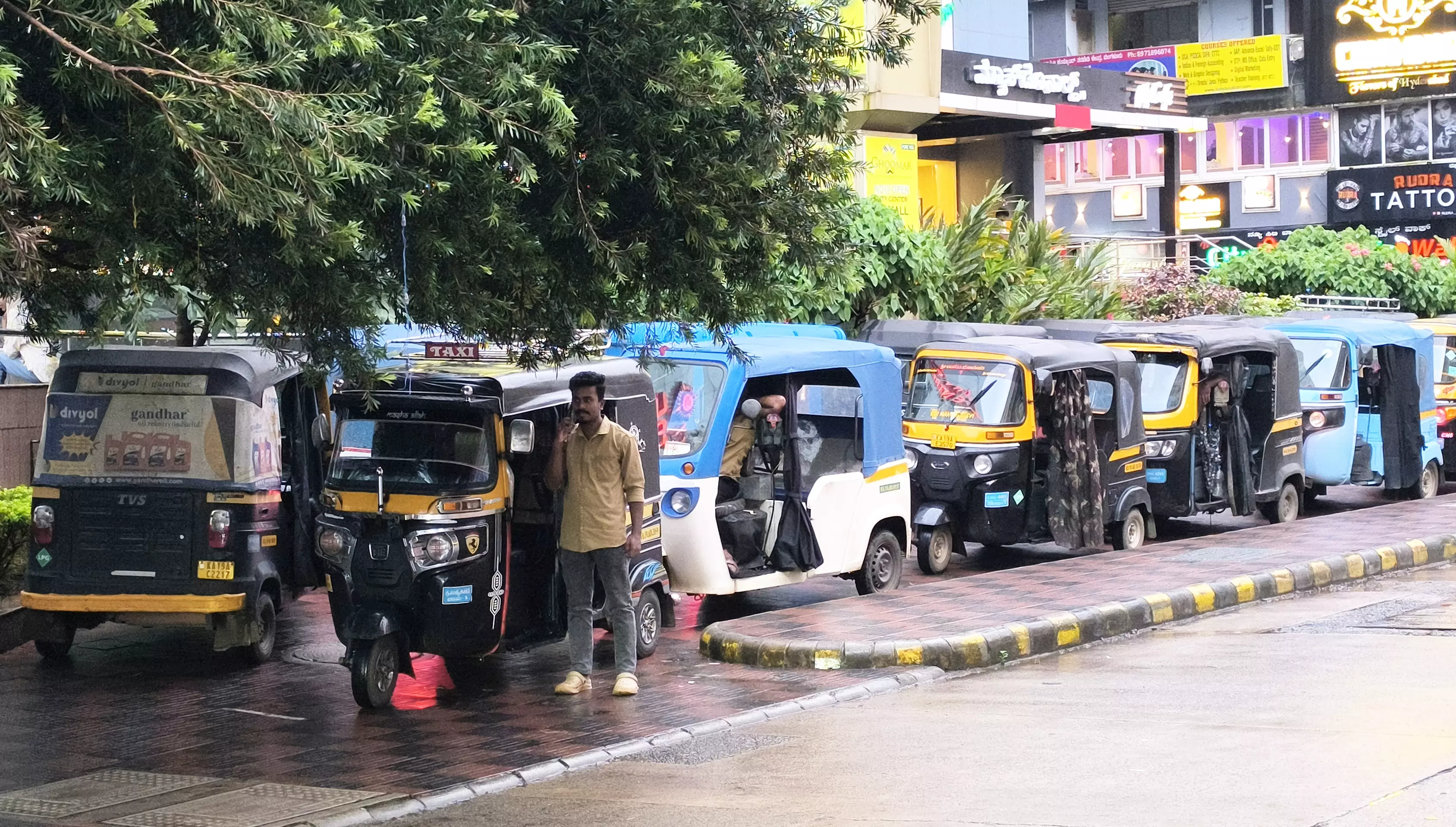 Auto fare hike| ಬೆಂಗಳೂರಿನಲ್ಲಿ ಆಟೋ ಪ್ರಯಾಣ ದರ ಏರಿಕೆ ಖಚಿತ Auto fare hike| ಬೆಂಗಳೂರಿನಲ್ಲಿ ಆಟೋ ಪ್ರಯಾಣ ದರ ಏರಿಕೆ ಖಚಿತ