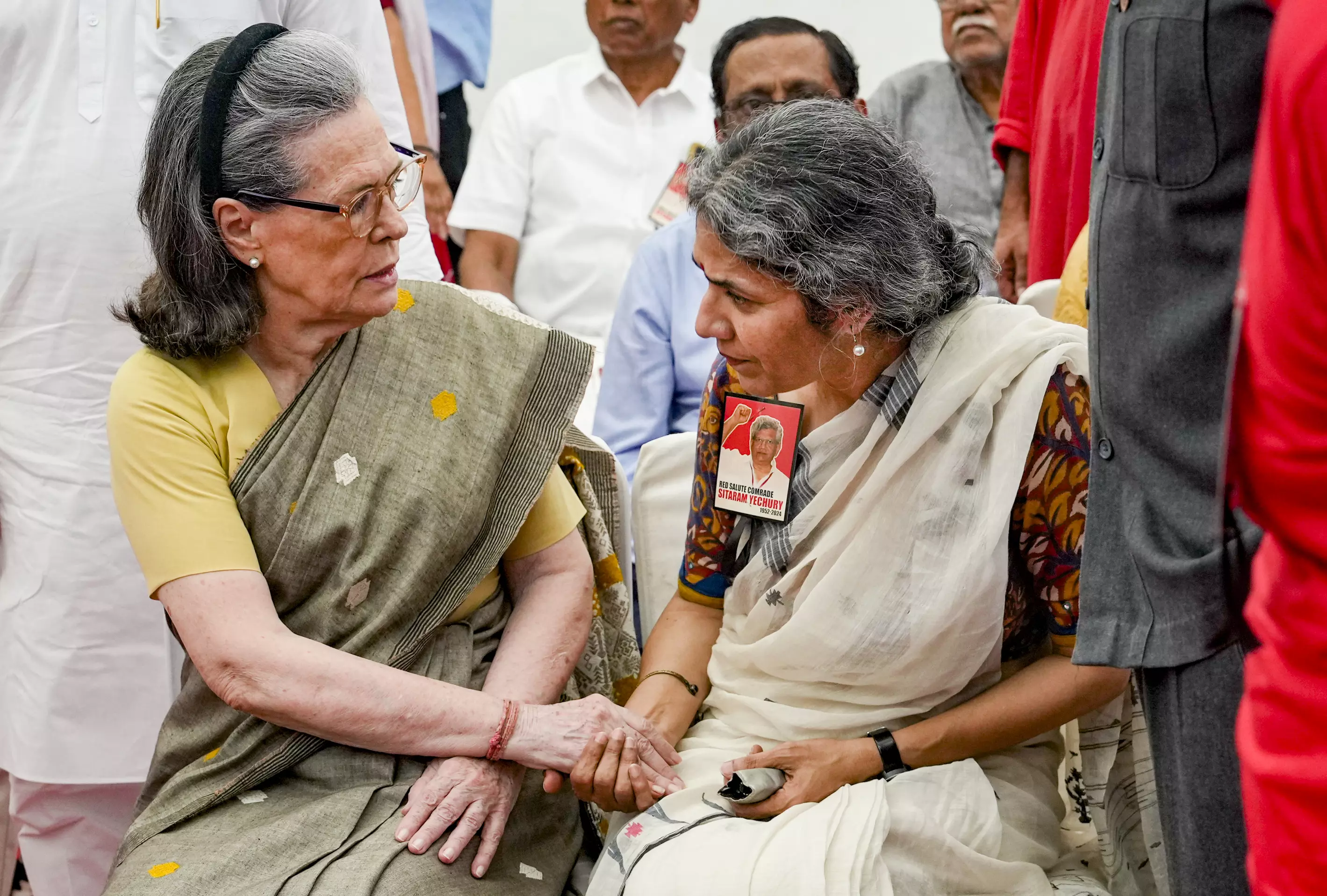 ಯೆಚೂರಿ ಅವರಿಗೆ ಸೋನಿಯಾ, ಪಿಣರಾಯಿ ಅಂತಿಮ ನಮನ