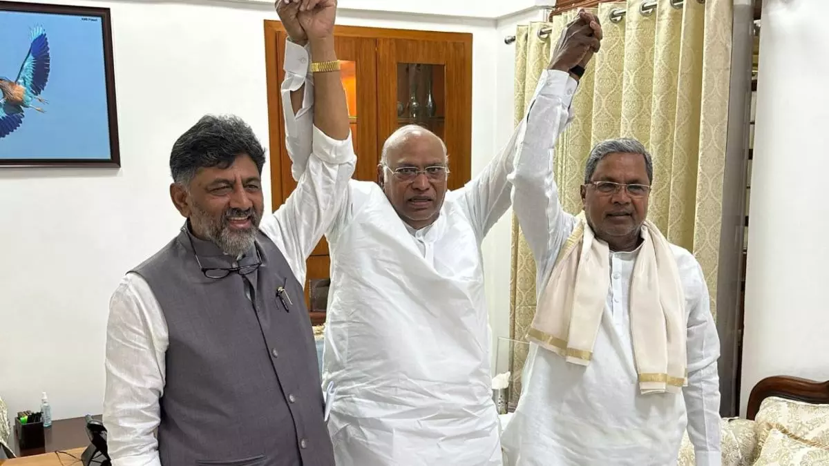 Congress Conflict| ಹೈಕಮಾಂಡ್ ತೀರ್ಮಾನವನ್ನು ಡಿ.ಕೆ ಶಿವಕುಮಾರ್ ಪಾಲಿಸಬೇಕು: ಸಿದ್ದರಾಮಯ್ಯ Congress Conflict| ಹೈಕಮಾಂಡ್ ತೀರ್ಮಾನವನ್ನು ಡಿ.ಕೆ ಶಿವಕುಮಾರ್ ಪಾಲಿಸಬೇಕು: ಸಿದ್ದರಾಮಯ್ಯ