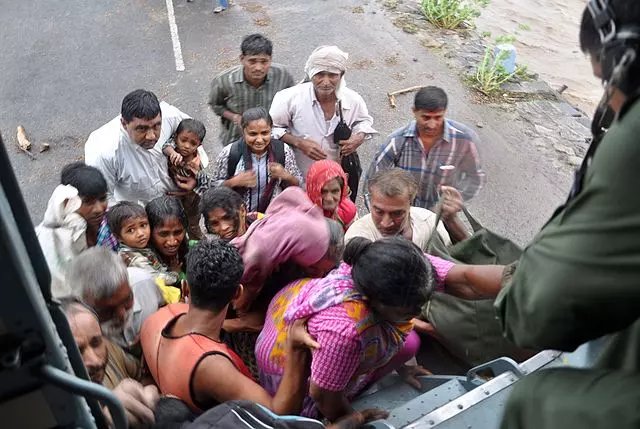 ಬಂಗಾಳ-ಬಿಹಾರದಲ್ಲಿ ಪ್ರವಾಹ ಸ್ಥಿತಿ ಗಂಭೀರ; ಕೇಂದ್ರ ಸಹಾಯ ಮಾಡುತ್ತಿಲ್ಲ-ಮಮತಾ