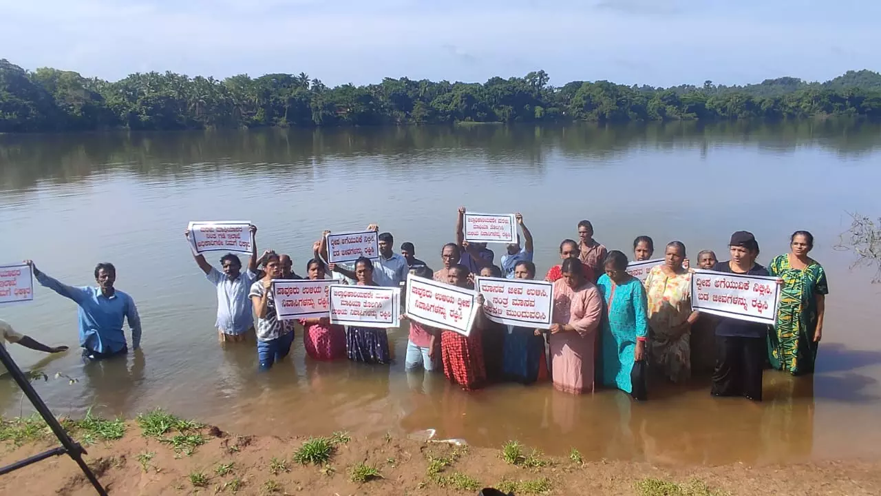 Save Netravati River| ಜೀವನದಿ ಒಡಲಿನ ʼಉಳಿಯ ದ್ವೀಪʼ ಬಗೆಯುತ್ತಿರುವ ಮರಳುಧಂಧೆ