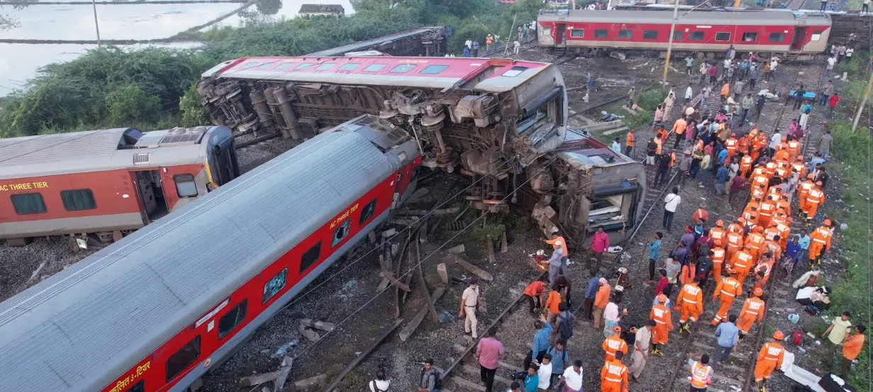 Chennai Train Accident | ಎಕ್ಸ್‌ಪ್ರೆಸ್‌ ರೈಲು ಡಿಕ್ಕಿ: ಗೂಡ್ಸ್‌ಗೆ ಬೆಂಕಿ- 19 ಮಂದಿಗೆ ಗಾಯ