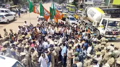 ಹುಬ್ಬಳ್ಳಿ ಪ್ರಕರಣ ವಾಪಸ್‌ | ಸಿಎಂ ಕಾರಿಗೆ ಕಪ್ಪುಬಟ್ಟೆ ಪ್ರದರ್ಶಿಸಿ ಬಿಜೆಪಿ ಪ್ರತಿಭಟನೆ