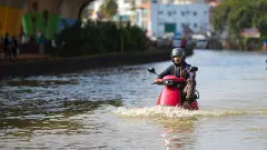 Rain Damages | ಮಹಾಮಳೆಗೆ ಅಪಾರ ಬೆಳೆ ಹಾನಿ, ಬೆಂಗಳೂರಿನಲ್ಲಿ ರಸ್ತೆಗಳೇ ಮಾಯ!