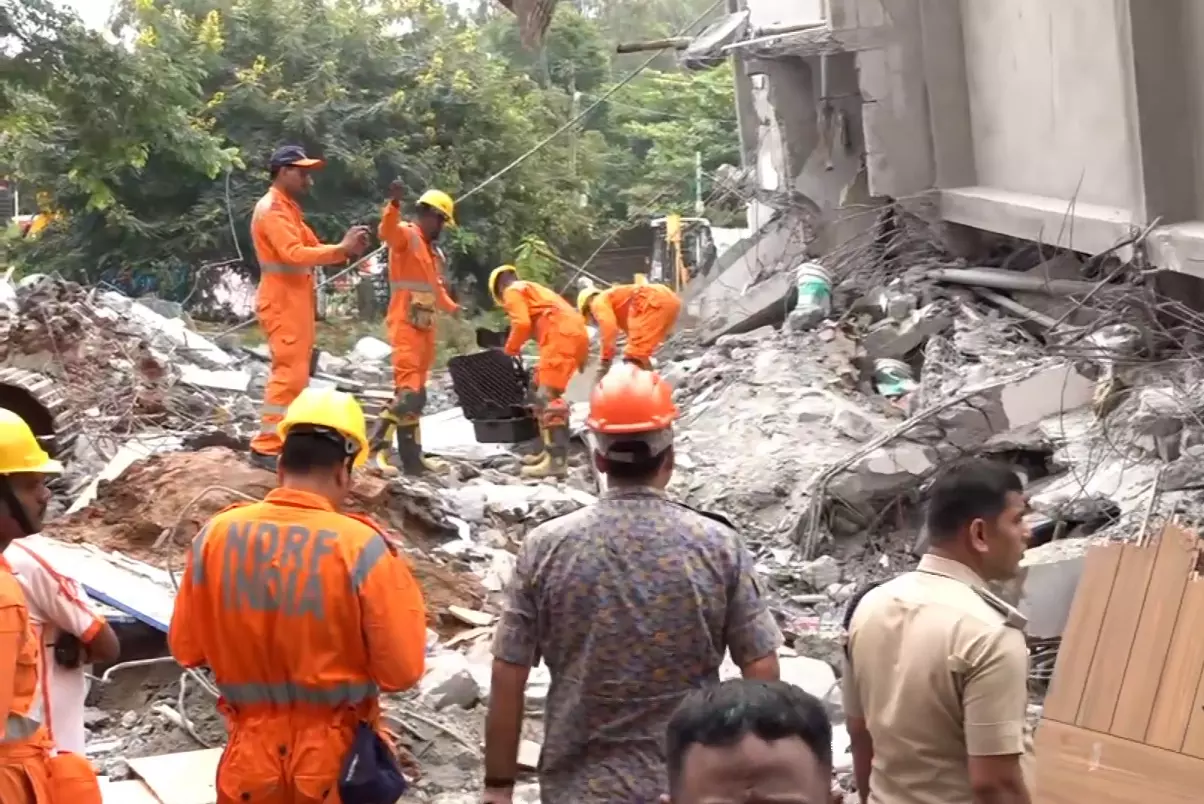 Building Collapse | ಬಹುಮಹಡಿ ಕಟ್ಟಡ ಕುಸಿತ: ಸಾವಿನ ಸಂಖ್ಯೆ 5ಕ್ಕೆ ಏರಿಕೆ, ಕಟ್ಟಡ ಮಾಲೀಕರ ವಿರುದ್ಧ ಎಫ್‌ಐಆರ್‌