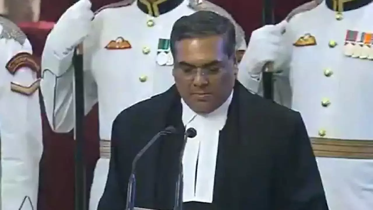 ಭಾರತದ 51ನೇ ಮುಖ್ಯ ನ್ಯಾಯಮೂರ್ತಿಯಾಗಿ ಸಂಜೀವ್ ಖನ್ನಾ ಪ್ರಮಾಣ ವಚನ ಸ್ವೀಕಾರ