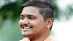 Waqf Asset Dispute| ಮಕ್ಕಳಿಗೆ ಪೆನ್ ಬದಲು ತಲ್ವಾರ್: ಮರುಳಾರಾಧ್ಯ ಸ್ವಾಮೀಜಿ ಹೇಳಿಕೆ ವಿರುದ್ಧ ಎಫ್‌ಐಆರ್‌