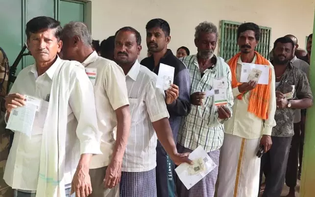 Karnataka By̲̲-Election | ಮೂರೂ ಕ್ಷೇತ್ರಗಳಲ್ಲಿ ಶಾಂತಿಯುತ ಮತದಾನ; ಮಧ್ಯಾಹ್ನ ಶೇ 43.46 ಮತ ಚಲಾವಣೆ