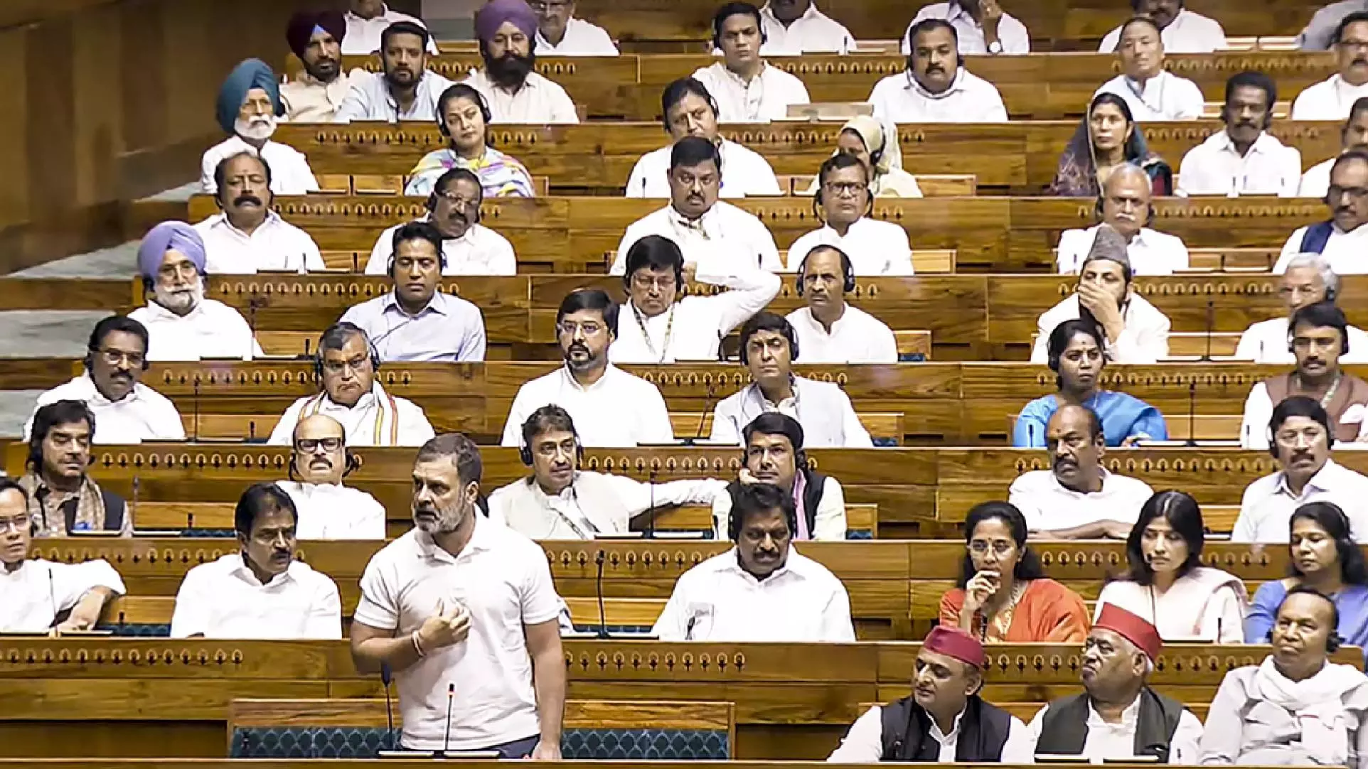 Parliament Session | ಚಳಿಗಾಲದ ಅಧಿವೇಶನ ಆರಂಭ; ಅದಾನಿ ವಿಷಯ ಚರ್ಚೆಗೆ ಕಾಂಗ್ರೆಸ್ ಪಟ್ಟು