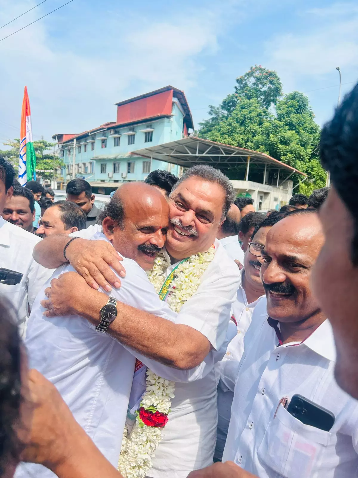 Coastal Politics| ದಕ್ಷಿಣ ಕನ್ನಡ ಜಿಲ್ಲೆ: ಕಾಂಗ್ರೆಸ್ ಕಾರ್ಯಕರ್ತರ ಮೊಗದಲ್ಲಿ ಮಂದಹಾಸ