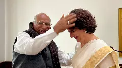 Priyanka Gandhi | ಕೇರಳ ಸೀರೆ ಉಟ್ಟು ಪ್ರಮಾಣವಚನ ಸ್ವೀಕರಿಸಿದ ಪ್ರಿಯಾಂಕ ಗಾಂಧಿ