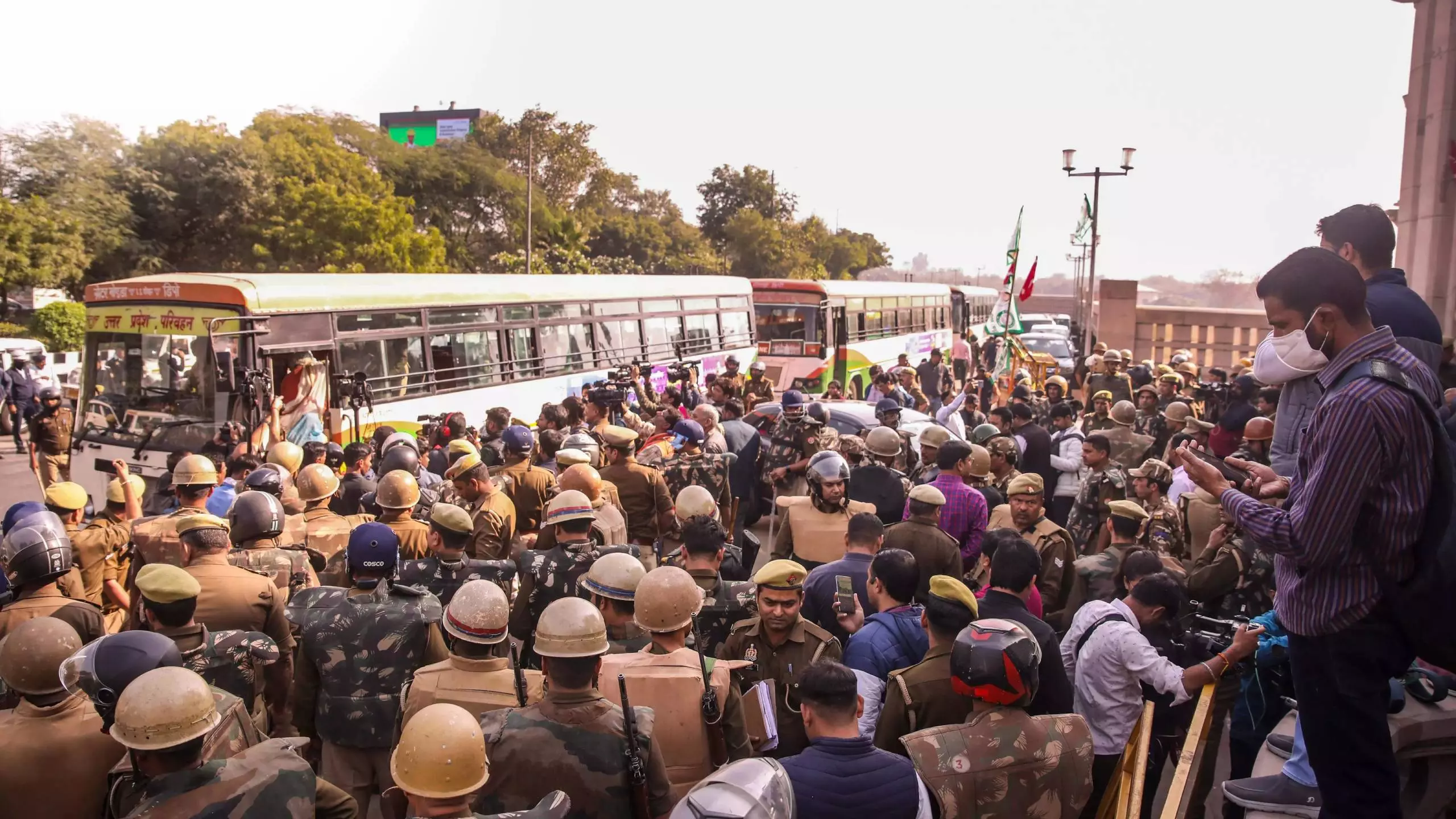 Farmers Protest | ನೋಯ್ಡಾದಲ್ಲಿ ಪ್ರತಿಭಟನಾ ನಿರತ 160ಕ್ಕೂ ಹೆಚ್ಚು ರೈತರ ಬಂಧನ, ಕೇಸ್ ದಾಖಲು