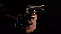 ನೆಲಮಂಗಲದಲ್ಲಿ ಹಾಡಹಗಲೇ ಗುಂಡಿನ ದಾಳಿ: ಗ್ರಾ.ಪಂ ಸದಸ್ಯ ಪ್ರಾಣಾಪಾಯದಿಂದ ಪಾರು