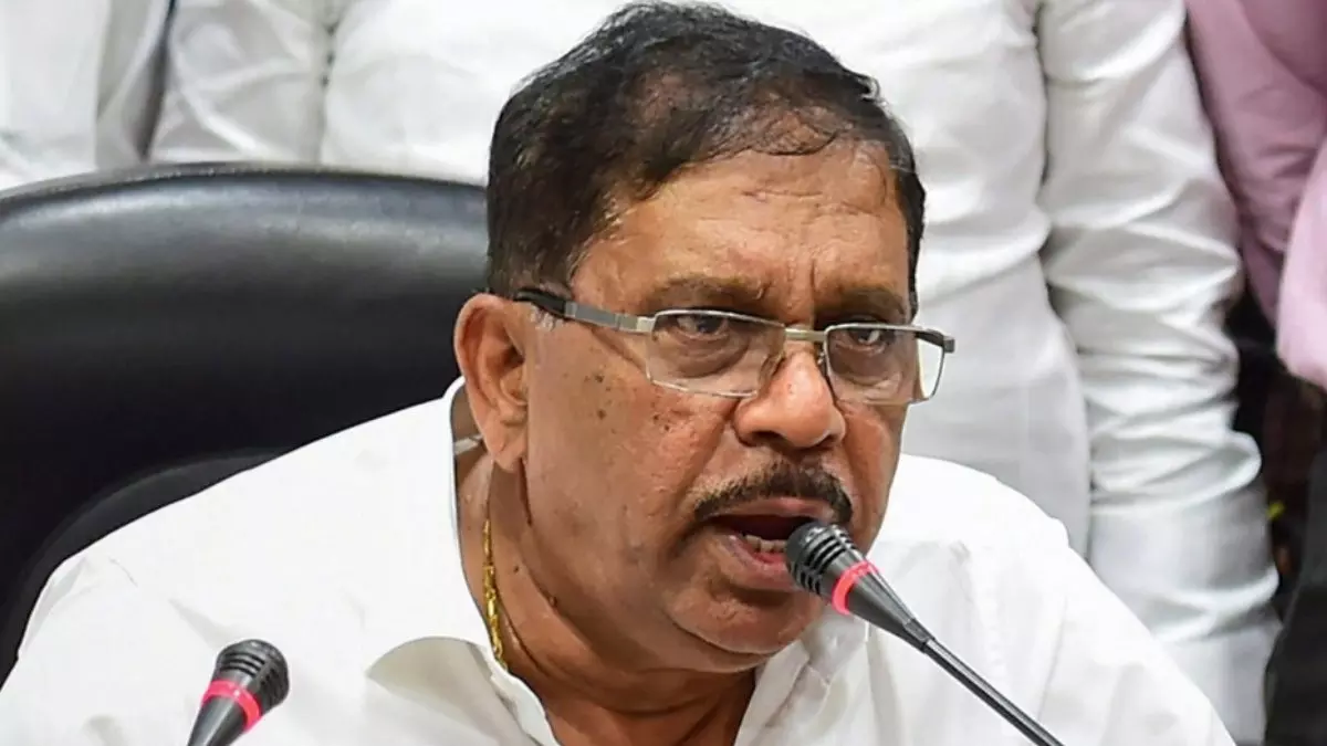 ಮರೆಯಲ್ಲಿ ನಿಂತು ವಾಹನ ತಡೆದರೆ ಕಠಿಣ ಕ್ರಮ; ಪೊಲೀಸರಿಗೆ ಗೃಹ ಸಚಿವ ಡಾ.ಜಿ. ಪರಮೇಶ್ವರ್‌ ಎಚ್ಚರಿಕೆ