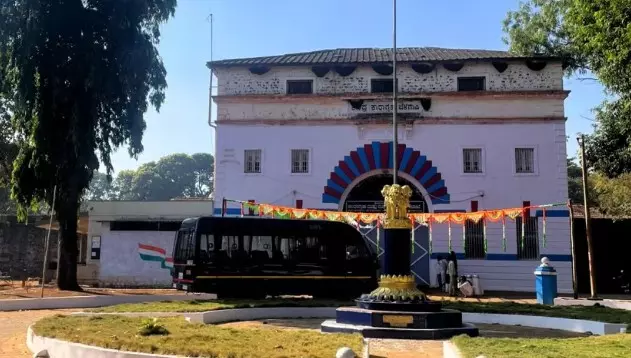 ಬೆಳಗಾವಿ | ಹಿಂಡಲಗಾ ಕೇಂದ್ರ ಕಾರಾಗೃಹದಲ್ಲಿ ಕೈದಿಯಿಂದ ಜೈಲರ್‌ ಮೇಲೆ ಹಲ್ಲೆ!