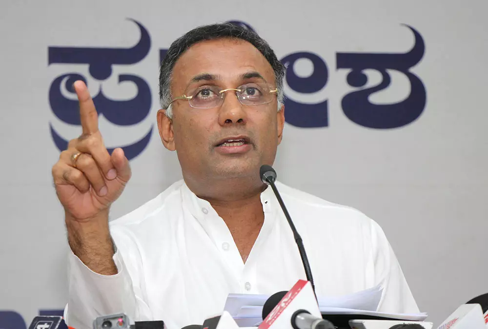 ರಹಿಮಾನ್ ಹತ್ಯೆ ಆರೋಪಿಗಳ ಪತ್ತೆಗೆ ಸೂಚನೆ, ಕೋಮು ದ್ವೇಷಕ್ಕೆ ಆಸ್ಪದವಿಲ್ಲ; ಸಚಿವ ದಿನೇಶ್ ಗುಂಡೂರಾವ್ ರಹಿಮಾನ್ ಹತ್ಯೆ ಆರೋಪಿಗಳ ಪತ್ತೆಗೆ ಸೂಚನೆ, ಕೋಮು ದ್ವೇಷಕ್ಕೆ ಆಸ್ಪದವಿಲ್ಲ; ಸಚಿವ ದಿನೇಶ್ ಗುಂಡೂರಾವ್
