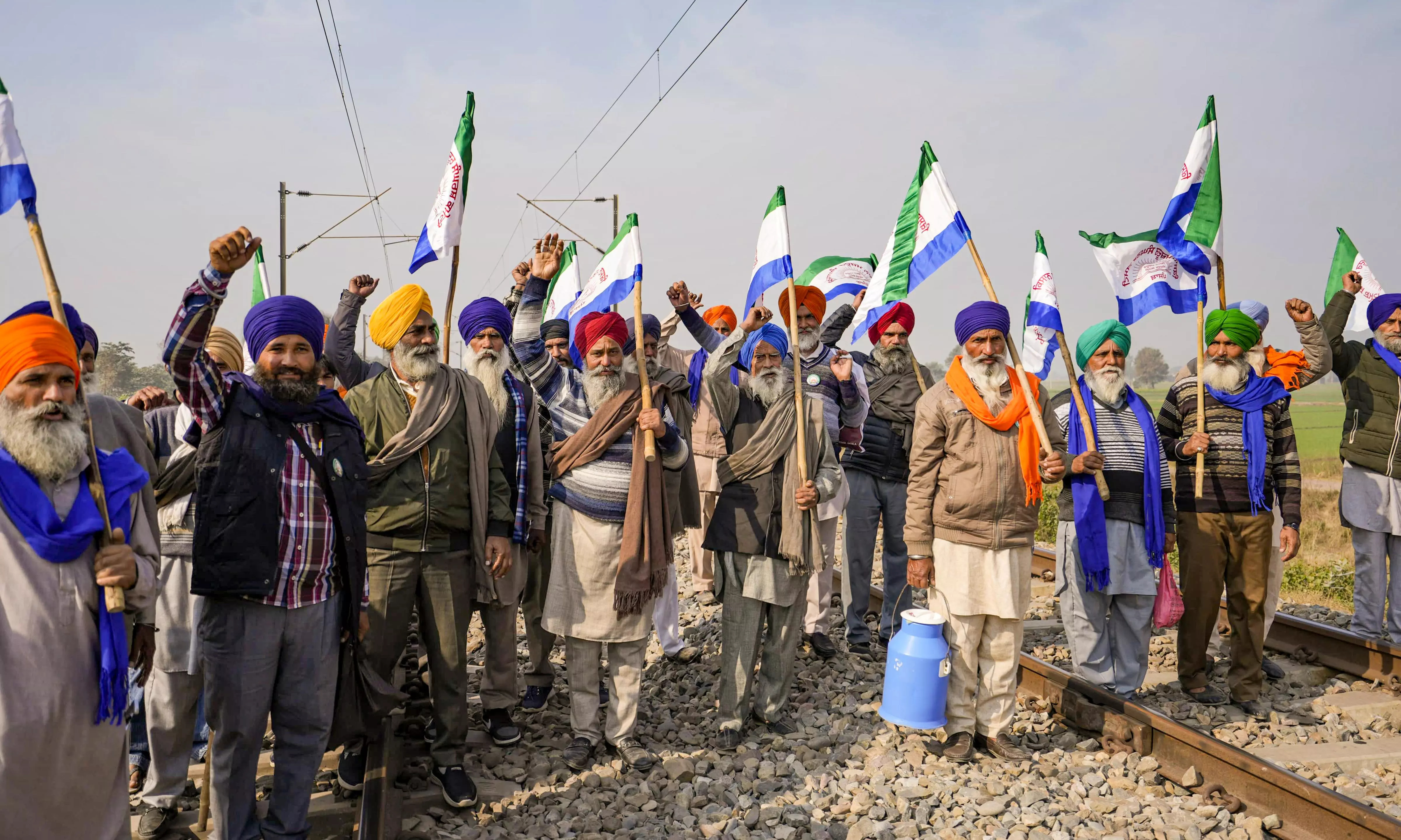 Farmers Protest: ಪಂಜಾಬ್​ನಲ್ಲಿ ರೈತರಿಂದ 3 ಗಂಟೆಗಳ ರೈಲ್ ರೋಕೋ ಪ್ರತಿಭಟನೆ