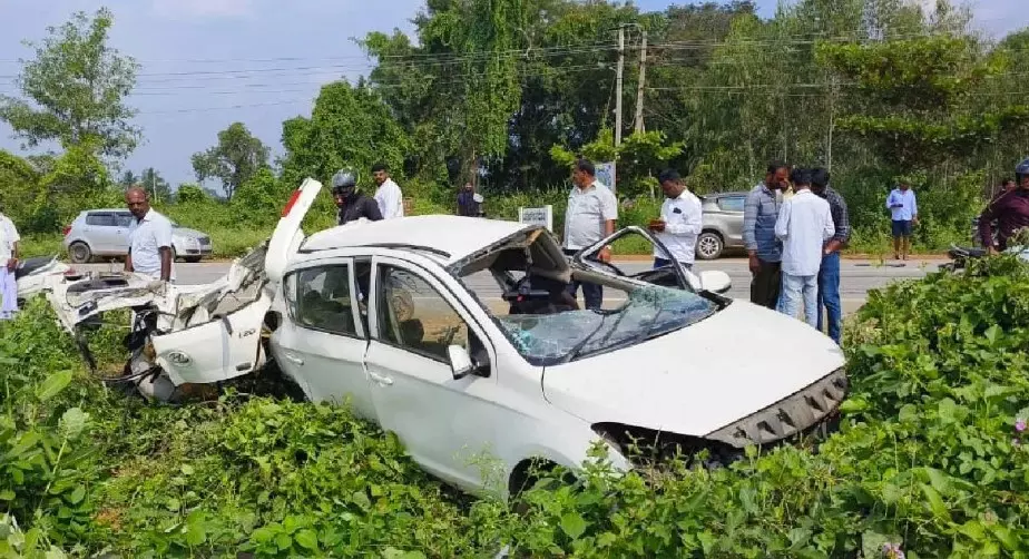 ಲಾರಿಗೆ ಕಾರು ಡಿಕ್ಕಿ | ಬೆಂಗಳೂರಿನ ಮೂವರು ವಿದ್ಯಾರ್ಥಿಗಳು ಸಾವು