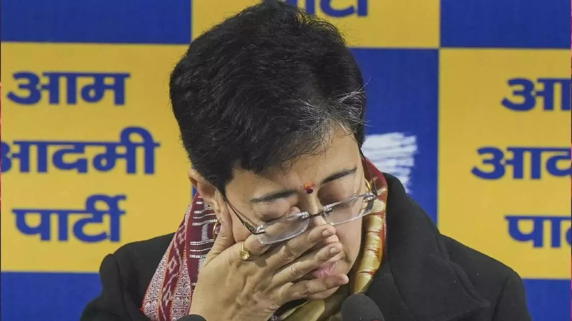 Delhi CM Atishi : ಪತ್ರಿಕಾಗೋಷ್ಠಿಯಲ್ಲಿ ಕಣ್ಣೀರು ಹಾಕಿದ ಡೆಲ್ಲಿ ಸಿಎಂ ಆತಿಶಿ