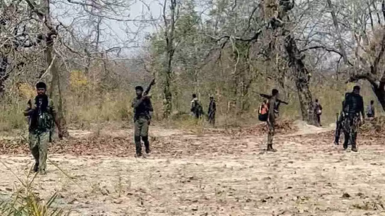 Naxalites encounter : ಪೊಲೀಸ್‌ ಎನ್‌ಕೌಂಟರ್‌ಗೆ 12 ನಕ್ಸಲರ ಹತ್ಯೆ