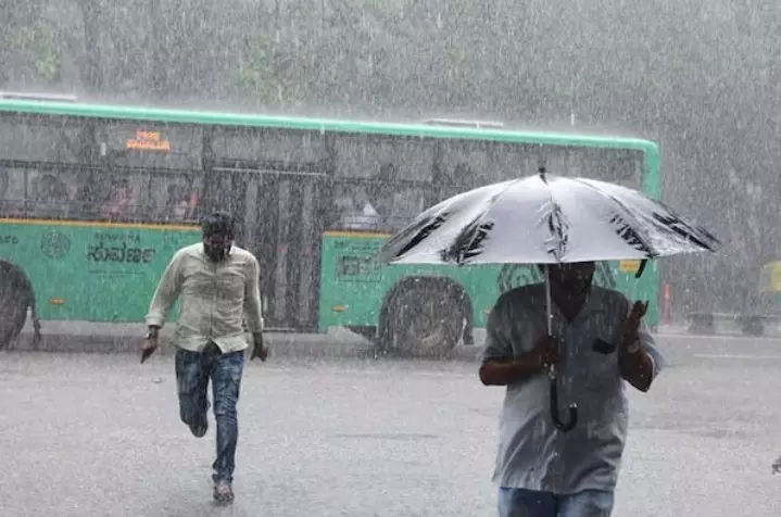 Rain in Bangalore | ಬೆಂಗಳೂರು ಸೇರಿ ಹಲವೆಡೆ ಮತ್ತೆ ಮಳೆ; ಚಳಿ-ಮಳೆಗೆ ಜನಜೀವನ ಅಸ್ತವ್ಯಸ್ತ