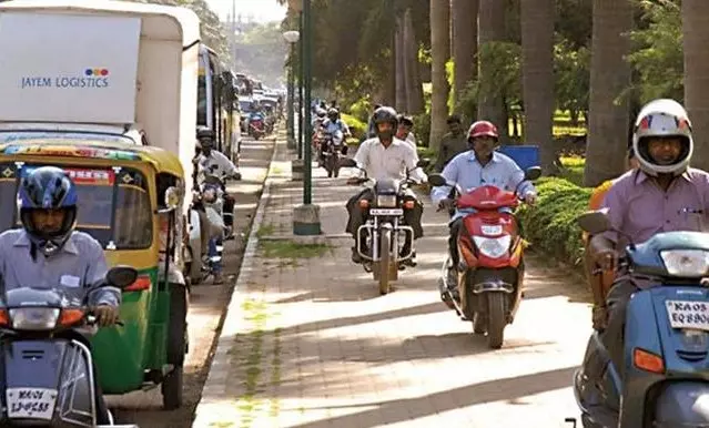 Bangalore Traffic Police | ಫುಟ್‌ಪಾತ್‌ ಮೇಲೆ ವಾಹನ ಓಡಿಸಿದರೆ ಡಿಎಲ್‌ ರದ್ದು