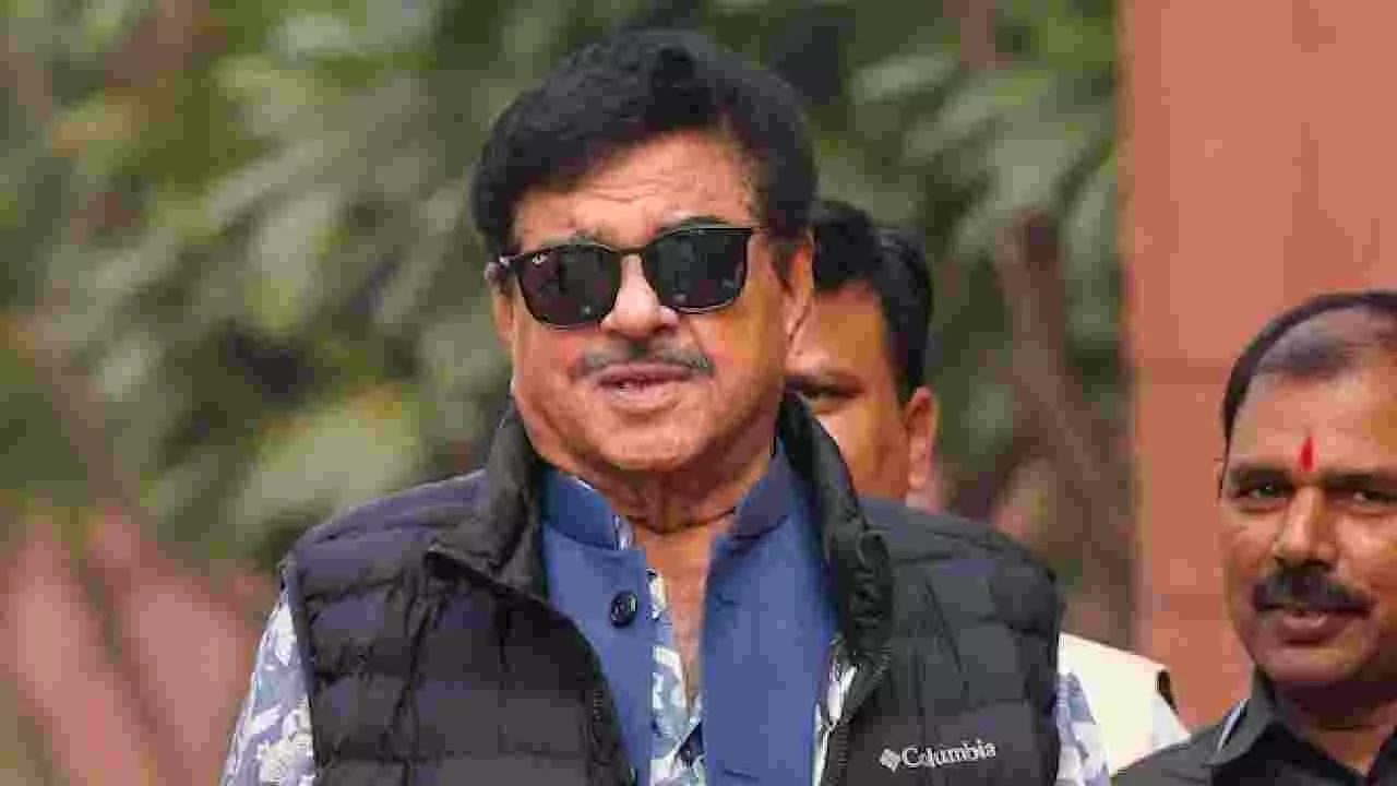 Shatrughan Sinha: ದೇಶದೆಲ್ಲೆಡೆ ಮಾಂಸಾಹಾರ ನಿಷೇಧವಾಗಲಿ ; ವಿವಾದಾತ್ಮಕ ಹೇಳಿಕೆ ನೀಡಿದ ಟಿಎಂಸಿ ಸಂಸದ ಶತ್ರುಘ್ನ ಸಿನ್ಹಾ