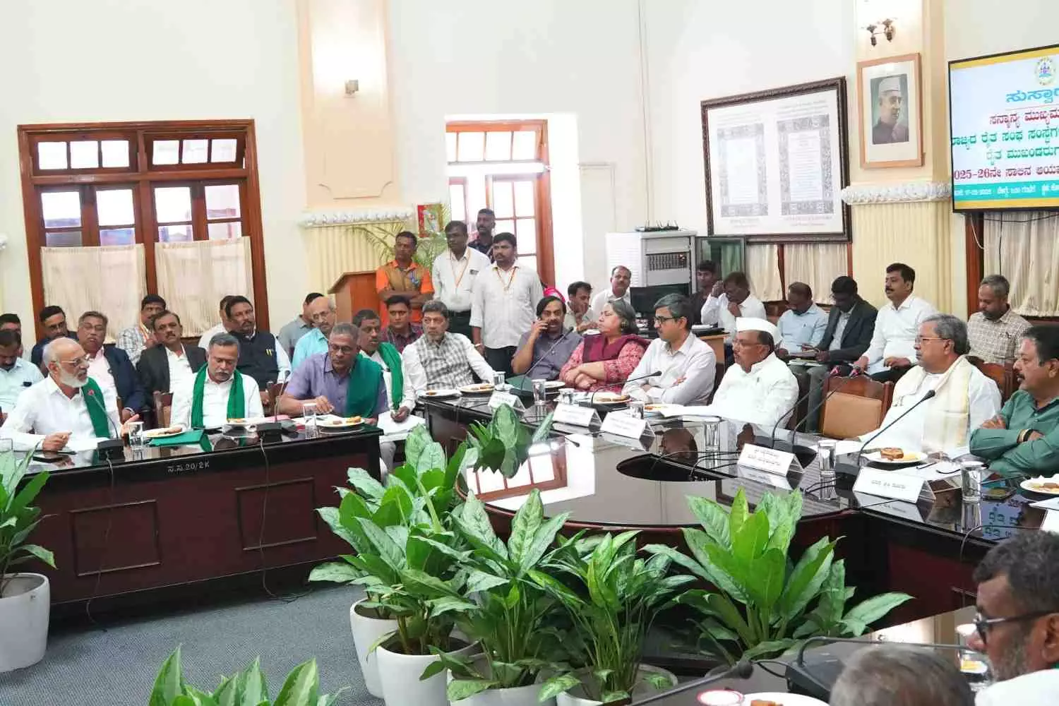 Pre-Budget Meeting | ರೈತರ ಬೇಡಿಕೆಗೆ ಪ್ರಥಮ ಆದ್ಯತೆ:  ಸಿ.ಎಂ.ಸಿದ್ದರಾಮಯ್ಯ ಭರವಸೆ